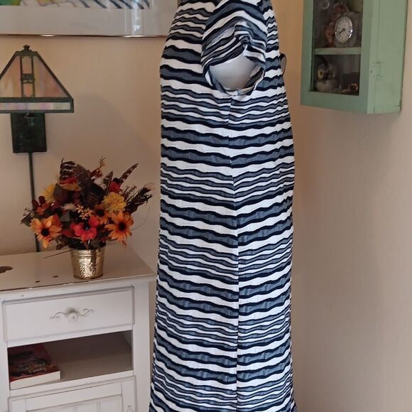 Sharagano Textured Sheath  Dress - Picture 4 of 8